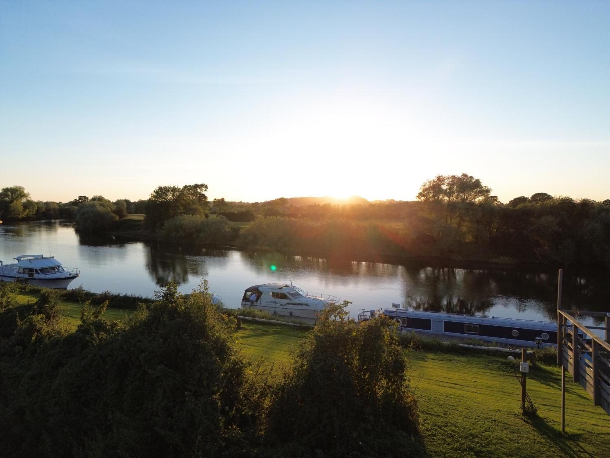 Severnside Boat And Caravan Park Gloucestershire - Caravan 1 Deerhurst Exterior foto