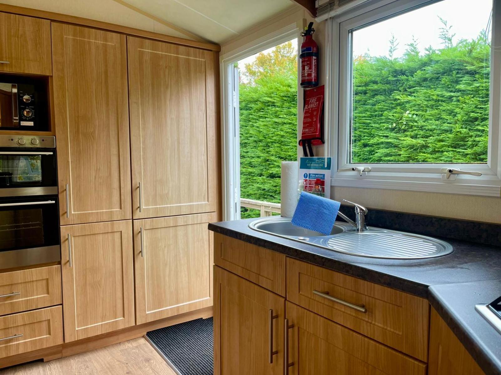 Severnside Boat And Caravan Park Gloucestershire - Caravan 1 Deerhurst Exterior foto
